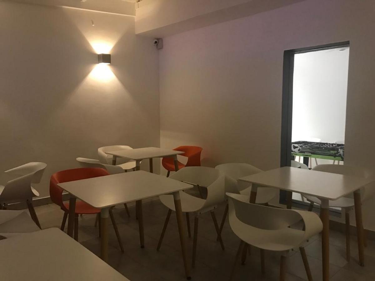 The Capsule Hotel 可倫坡 外观 照片