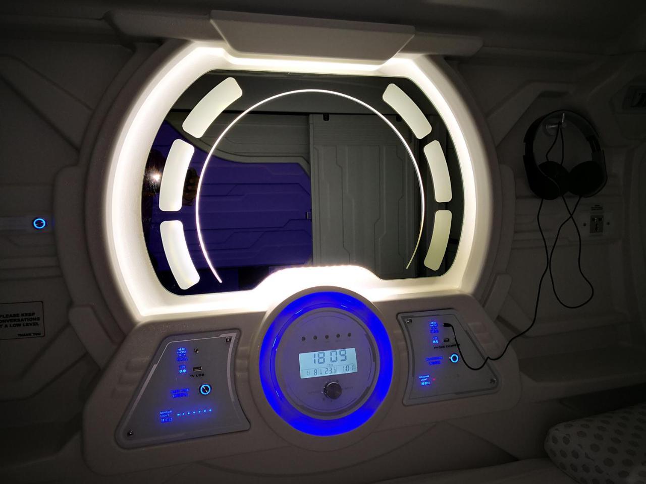 The Capsule Hotel 可倫坡 外观 照片
